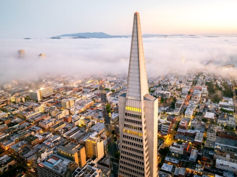 San Francisco Architecture Walking Tour: Iconic Buildings & Hidden Gems